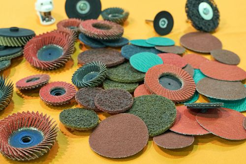 Discos, lijas, fresas, esponjas, rodillos y disco de abanico para el acero inoxidable Abrasivos y consumibles para el acero inoxidable